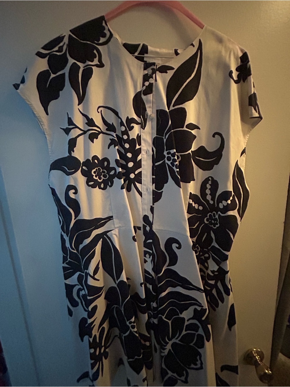 Women's Black & White Floral Button-Front Dress